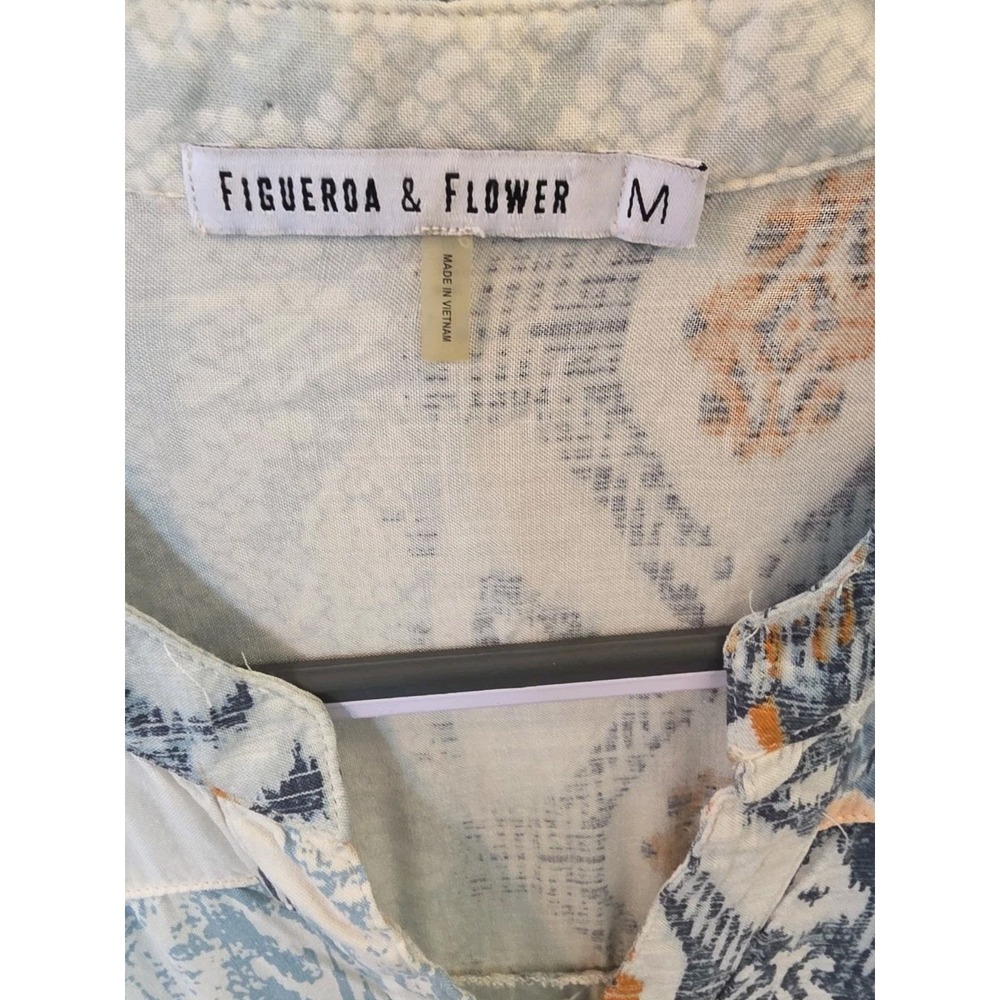 Figueroa & Flower M Button Up Roll Tab Blouse Tribal Snakeskin Floral Collared - Picture 3 of 8